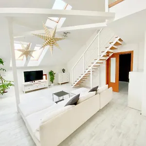 Loft With Rooftop And Free Parking In Garage Apartamento