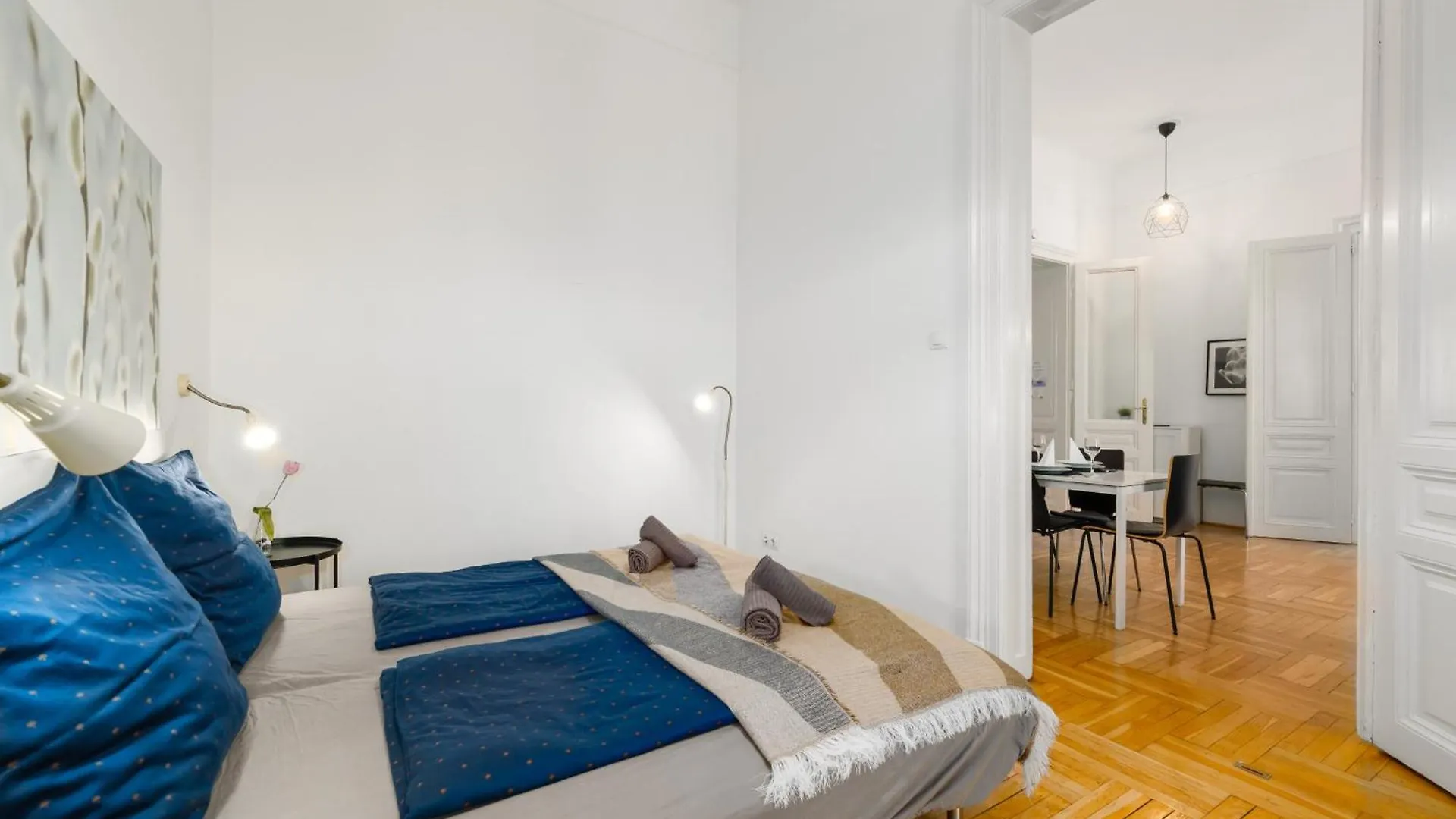 Black & White Apartment Budapesta