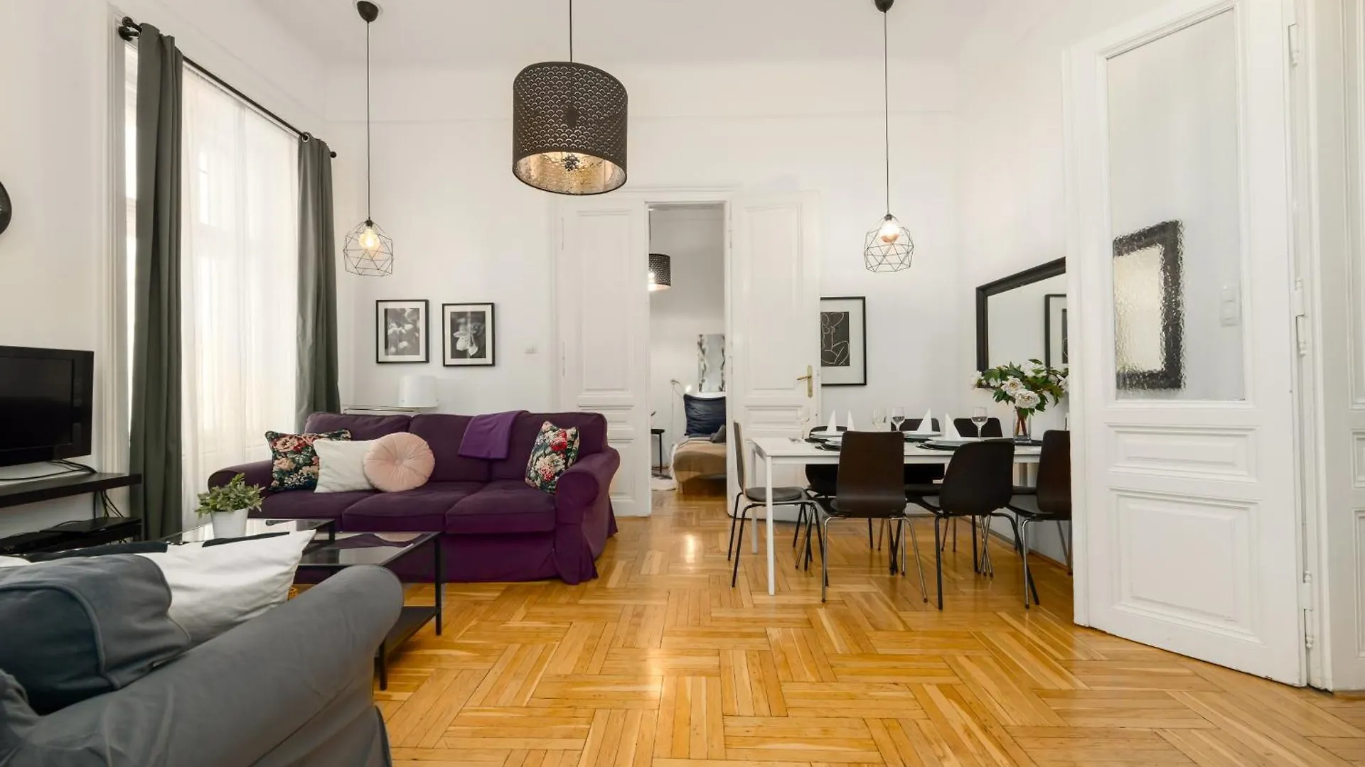 Black & White Apartment Budapest location